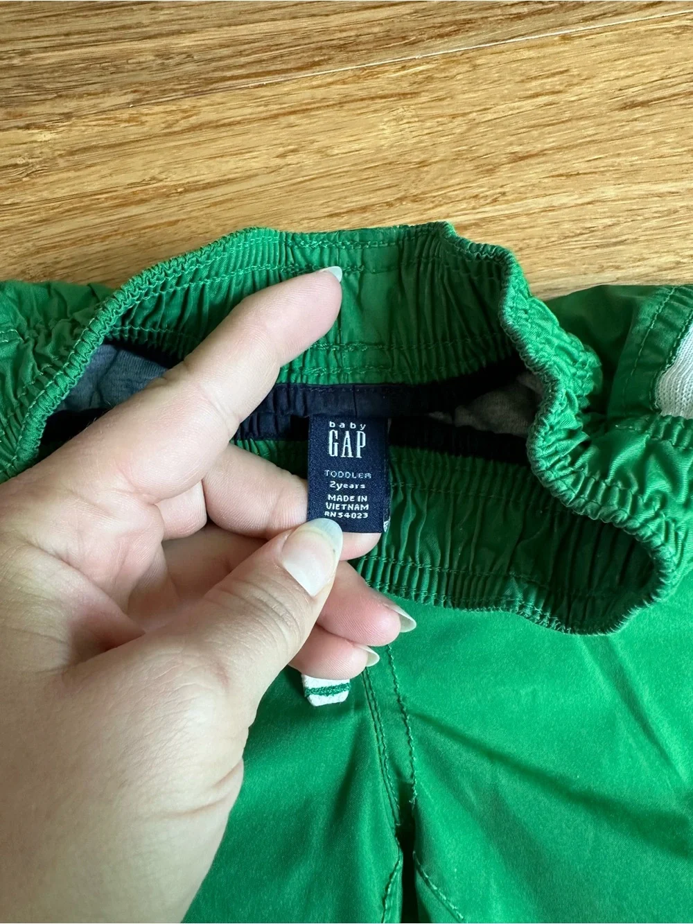 GAP green athletic